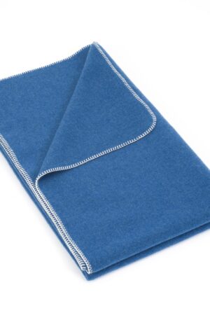 Merinowolldecke made in Austria Farbe blau natur eingefasst